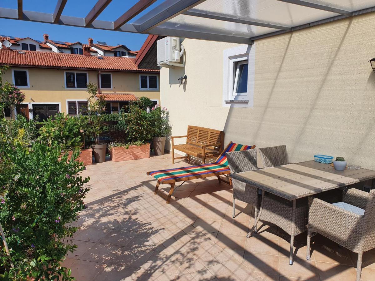 Garden View Apartments Ankaran Exteriör bild