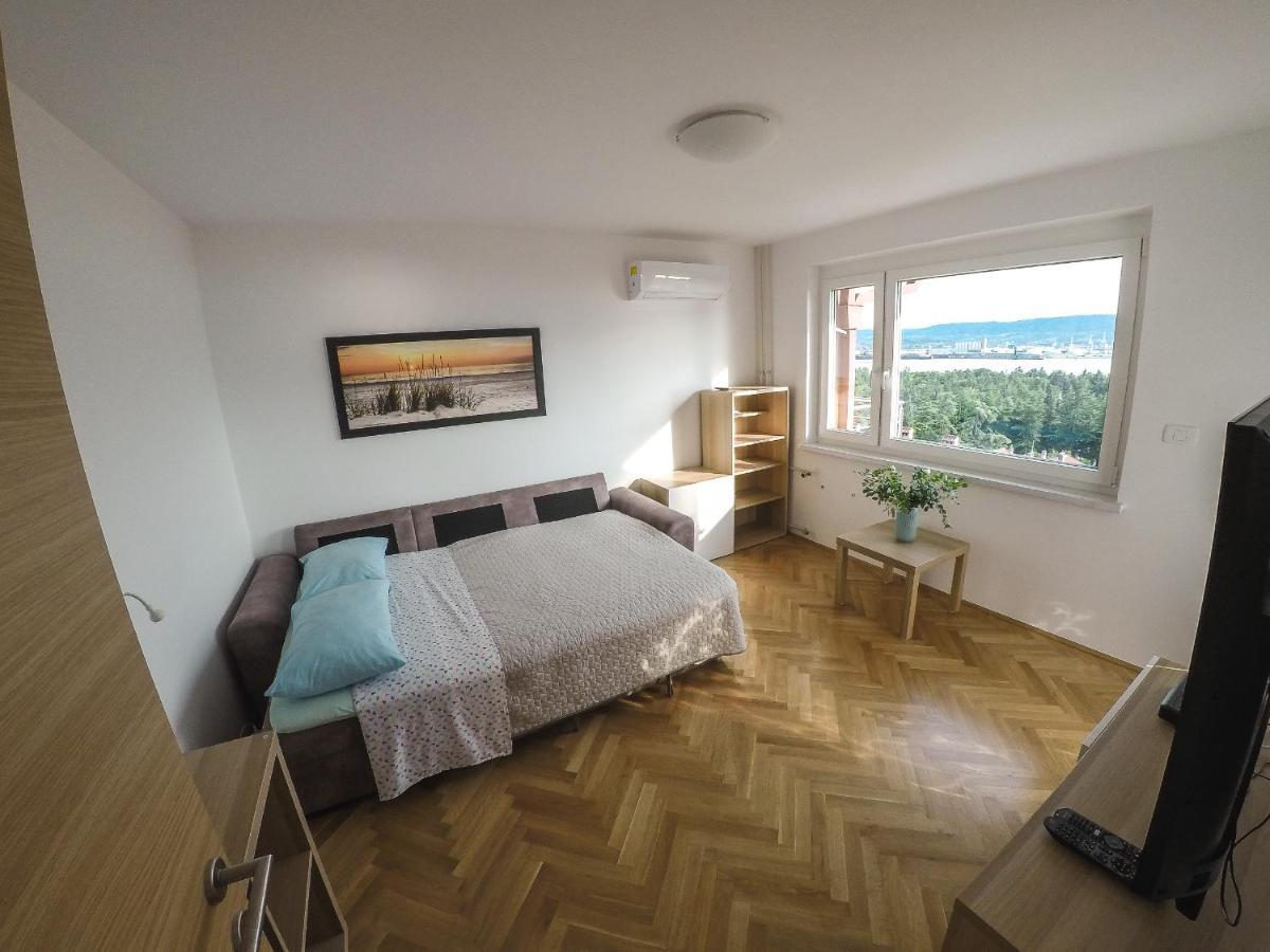 Garden View Apartments Ankaran Exteriör bild