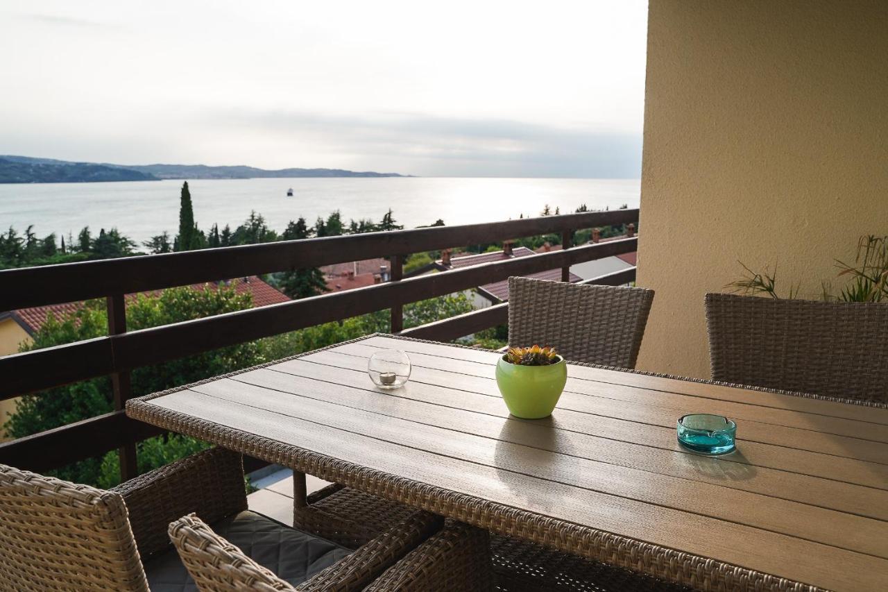 Garden View Apartments Ankaran Exteriör bild