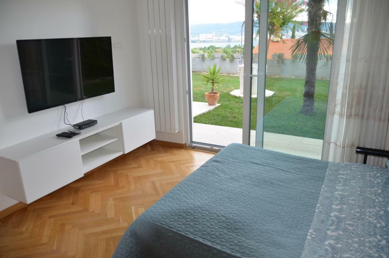Garden View Apartments Ankaran Exteriör bild