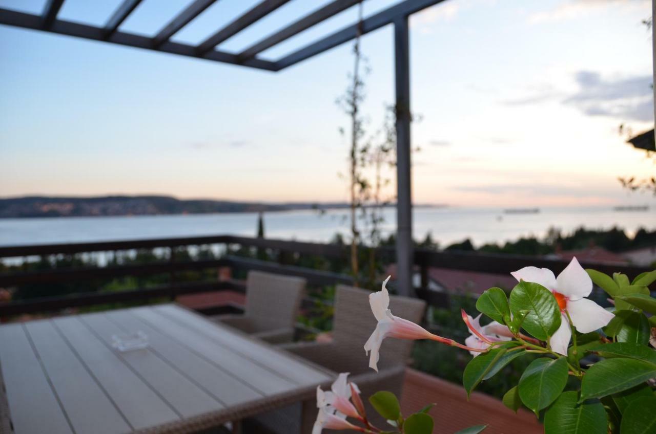 Garden View Apartments Ankaran Exteriör bild